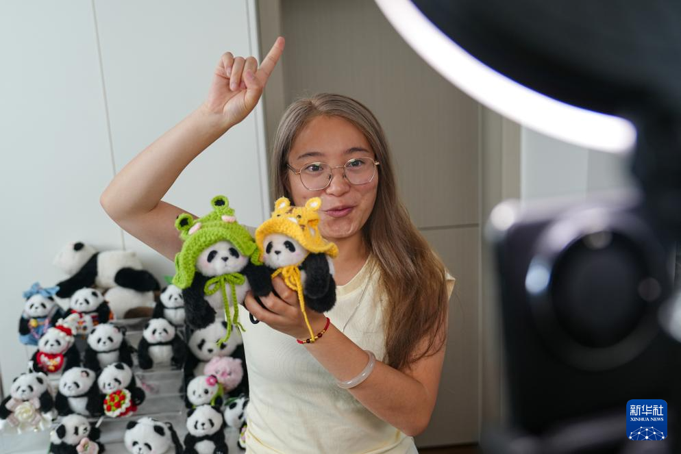 己”：中国兴起“犒赏”消费新势力AG真人百家乐从“必需”到“悦(图2)